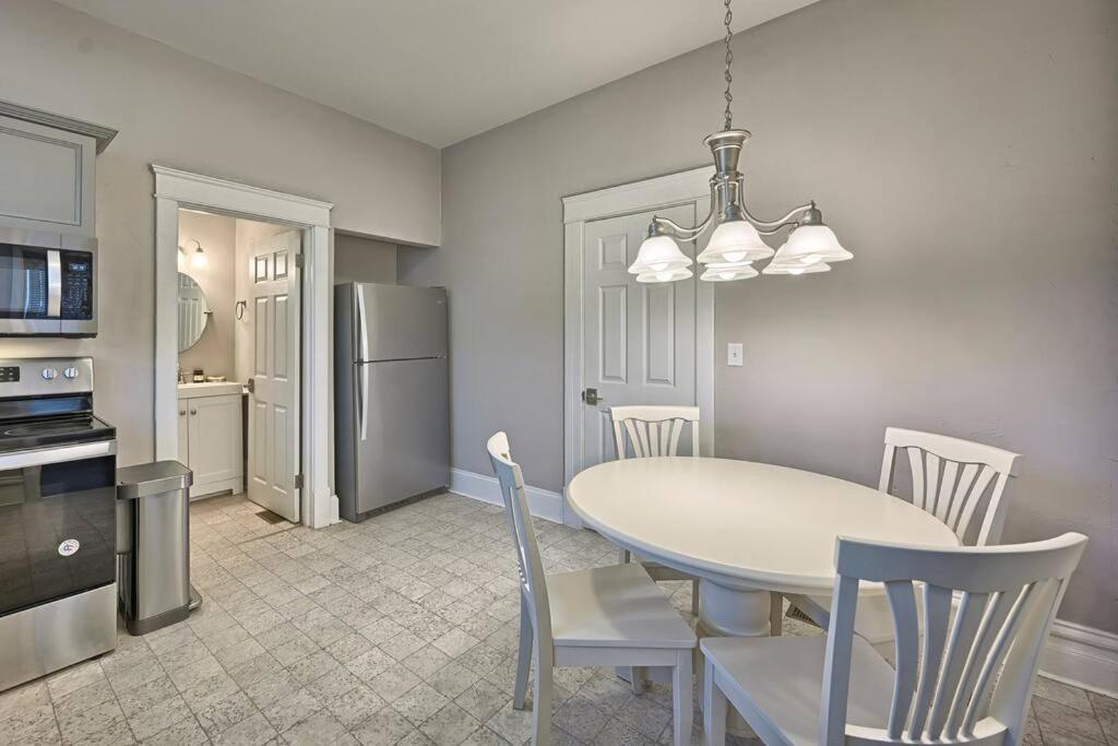 Suites On Seneca - Lovely 2 Bed 1 Bath Apartment Гаррисберг Экстерьер фото